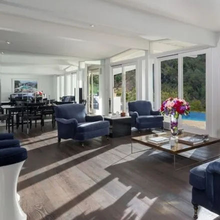 Image 2 - 10040 Reevesbury Dr, Beverly Hills, California, 90210 - House for sale