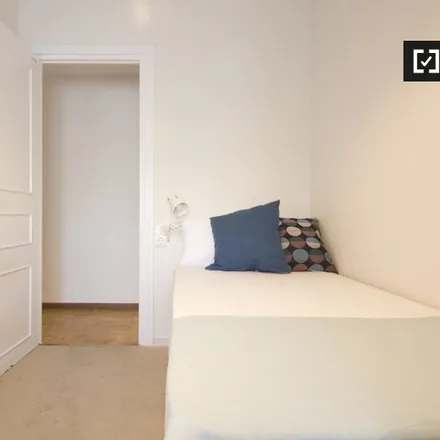 Rent this 6 bed room on Madrid in Calle de Mauricio Legendre, 2
