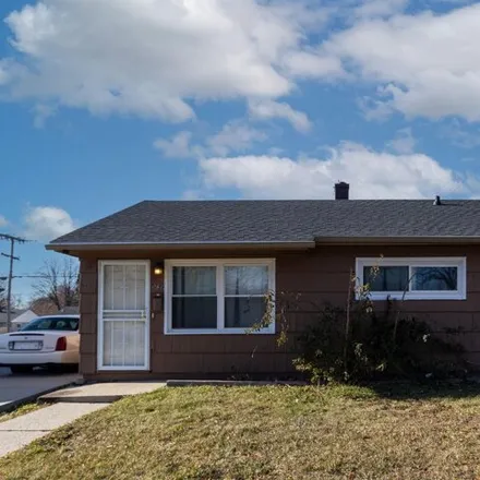 Buy this 2 bed house on 5739 North 60th Street in Milwaukee, WI 53218