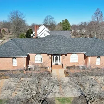 Buy this 4 bed house on 3885 Londonderry Lane in Paducah, KY 42001