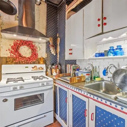 Image 3 - 87-30 88th Street, New York, NY 11421, USA - House for sale