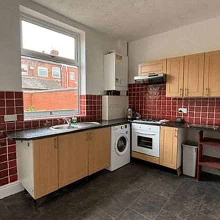 Image 3 - Ilirian Greek Taste, 49 Church Street, Eccles, M30 0AF, United Kingdom - Apartment for rent