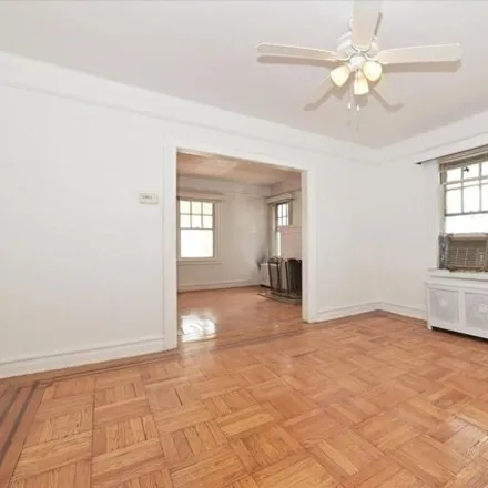Image 3 - 188-21 Quencer Road, New York, NY 11412, USA - House for sale
