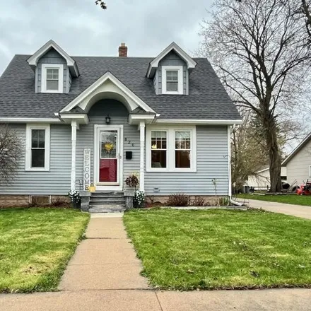 Buy this 3 bed house on 856 Lincoln Street in Menasha, WI 54952