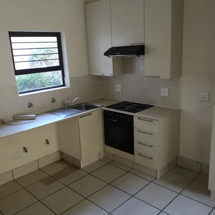 Image 3 - Isipingo Road, Paulshof, Sandton, 2151, South Africa - Apartment for rent