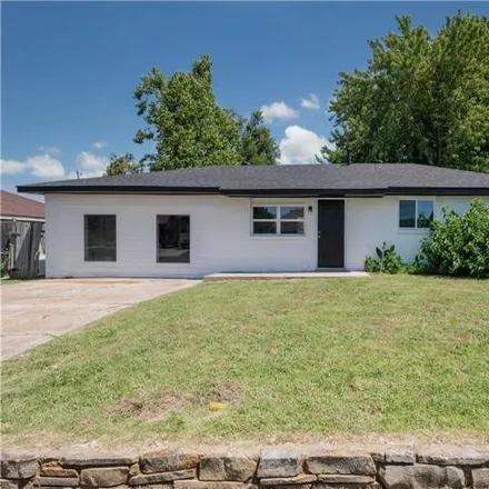 Image 1 - 5823 Southeast 9th Street, Midwest City, OK 73110, USA - House for sale