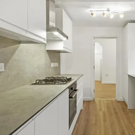 Rent this 3 bed duplex on Parkfield Road in Willesden Green, London
