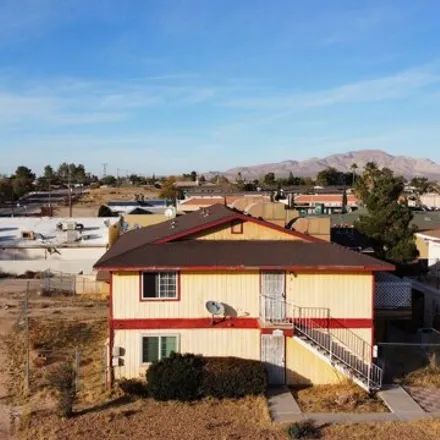 Buy this 8 bed house on Rodeway Inn in 15765 Mojave Drive, Victorville