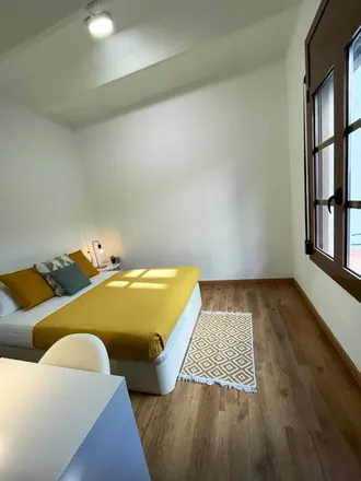 Rent this 1 bed room on Carrer Nou de la Rambla in 106, 08001 Barcelona