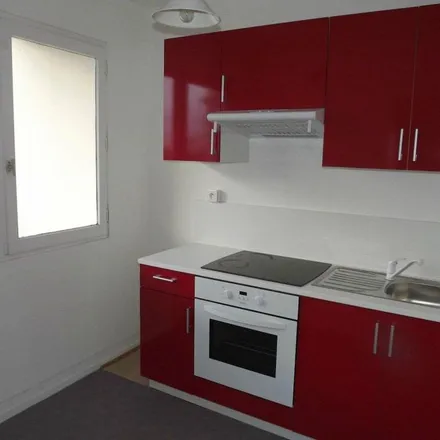 Rent this 1 bed apartment on 28 Côte de Montbernage in 86000 Poitiers, France