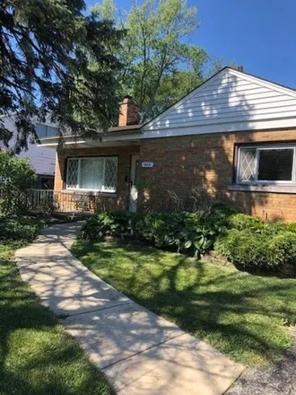 Rent this 3 bed house on 806 South Summit Avenue in Villa Park, IL 60181