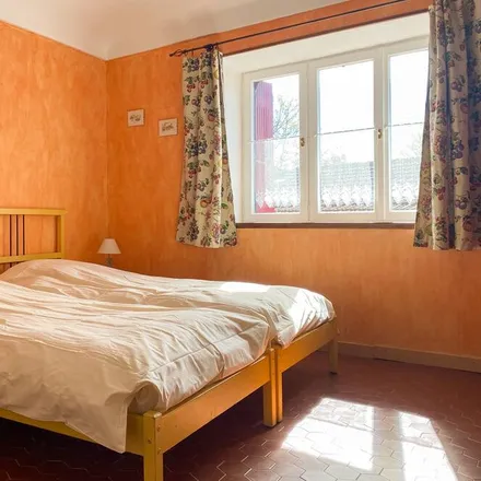 Rent this 1 bed townhouse on 07460 Saint-André-de-Cruzières