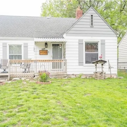 Buy this 3 bed house on 4246 12th Street in Des Moines, IA 50313