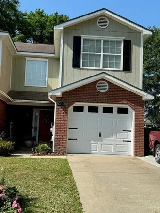 Buy this 3 bed house on 170 Candle Brook Drive in Dothan, AL 36303