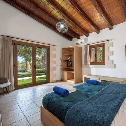 Rent this 3 bed house on Kourna Lake in Γεωργιούπολης - Ασή Γωνιάς, Georgioupoli