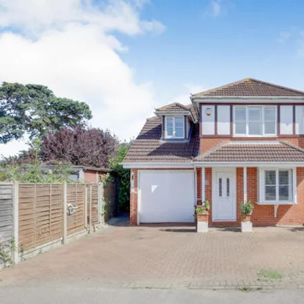 Buy this 4 bed house on Mornington Avenue in Sutton, SS4 1DW
