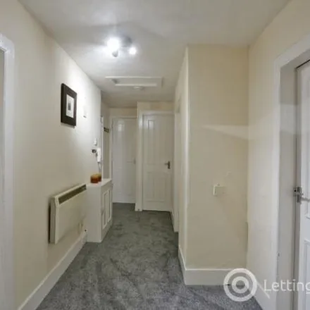 Rent this 2 bed apartment on King Street in London, N2 8DY