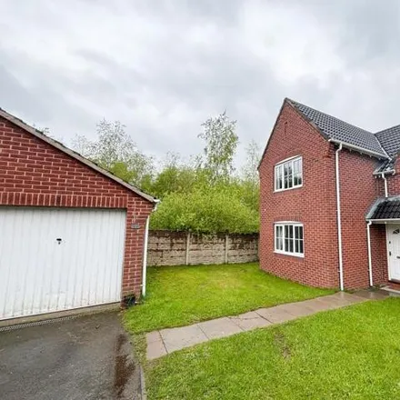 Rent this 4 bed house on Clay Close in Swadlincote, DE11 8FE