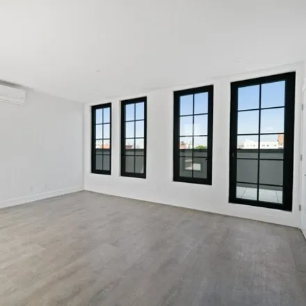 Image 5 - 25-86 41st Street, New York, NY 11103, USA - House for rent