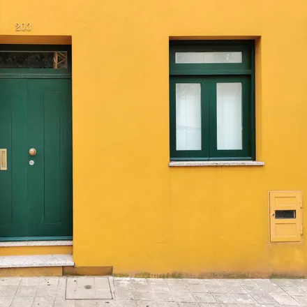 Rent this 3 bed apartment on Rua Alto de Vila in 4150-202 Porto, Portugal