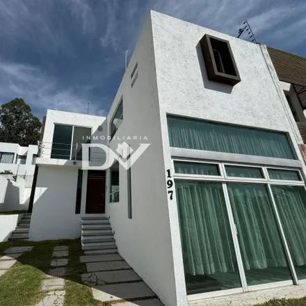 Rent this 2 bed house on Casa in Calle 21 Sur, Amates Residencial