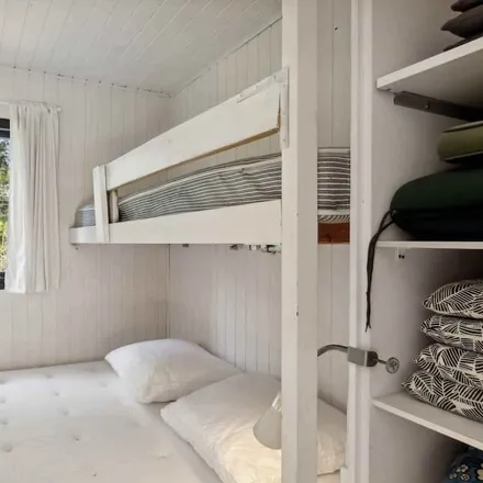 Rent this 2 bed house on Hals in Færgevej, 9370 Hals