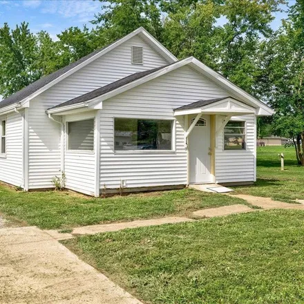 Buy this 3 bed house on 399 West Lincoln Avenue in Chandler, Warrick County