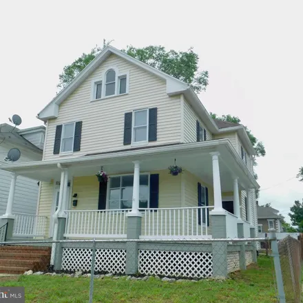 Image 3 - 1004 West John Street, Martinsburg, WV 25401, USA - House for sale