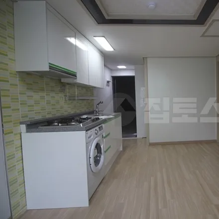 Rent this 2 bed apartment on 서울특별시 강남구 역삼동 658-16