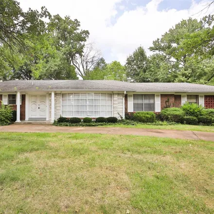 Buy this 2 bed house on 10677 Country View Drive in Creve Coeur, MO 63141