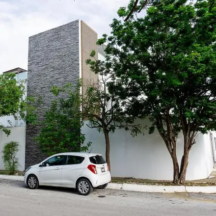 Buy this 5 bed house on Avenida Álamos in 77506 Cancún, ROO