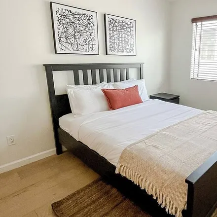 Rent this 2 bed townhouse on Culver City