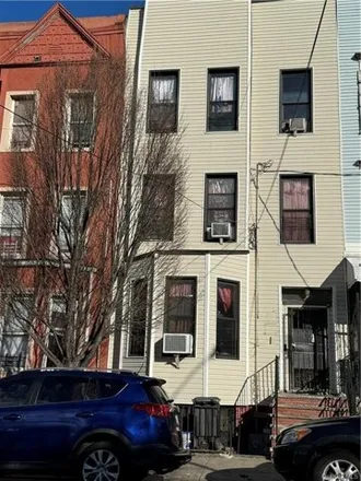 Buy this 16 bed house on 761 Home Street in New York, NY 10456
