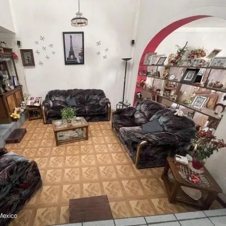Buy this 3 bed house on Avenida Corregidora 947 in Delegación Epigmenio González, 76140 Querétaro