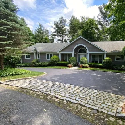 Buy this 5 bed house on 10 Woodstock Court in Village of Muttontown, Oyster Bay