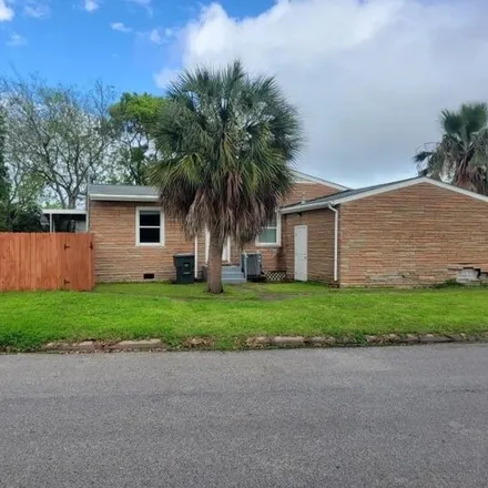 Buy this 3 bed house on 194 Whiting Avenue in Galveston, TX 77550