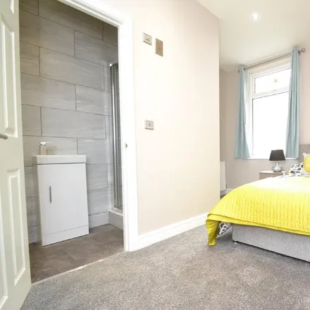 Rent this 1 bed room on Leeds Old Road Roydstone Terrace in Leeds Old Road, Bradford