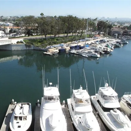 Image 1 - 611 Lido Park Drive, Newport Heights, Newport Beach, CA 92663, USA - Condo for sale