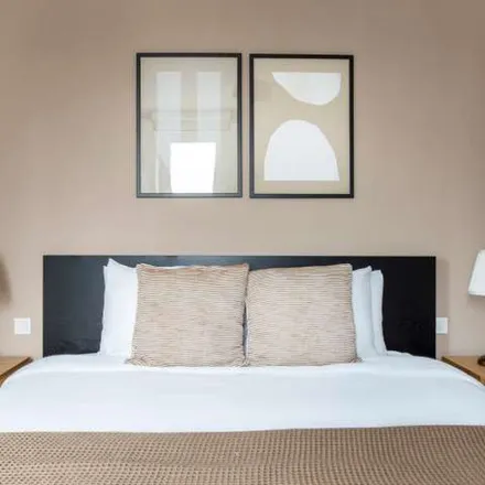 Rent this 3 bed apartment on Avenida Duque de Loulé 86-96 in 1050-088 Lisbon, Portugal