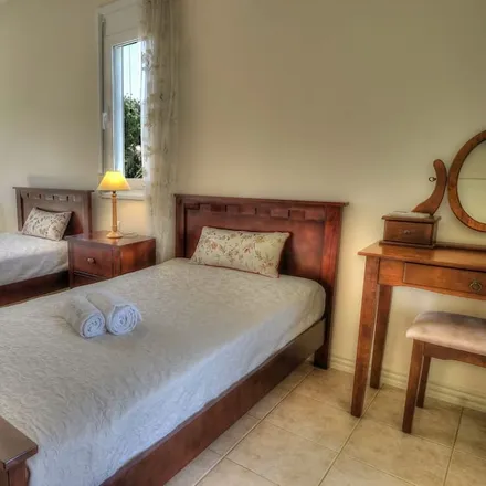 Rent this 3 bed house on Crete in Afstralon Polemiston, Rethymnon