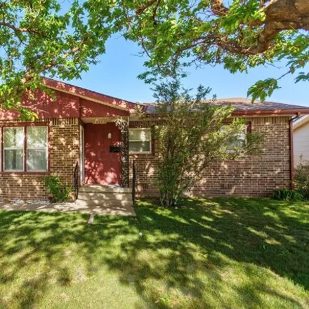 Buy this 3 bed house on 2138 North Sumner Street in Pampa, TX 79065