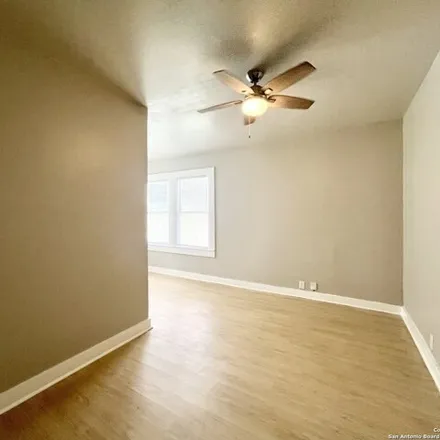 Image 3 - 341 Army Boulevard, San Antonio, TX 78215, USA - Apartment for rent