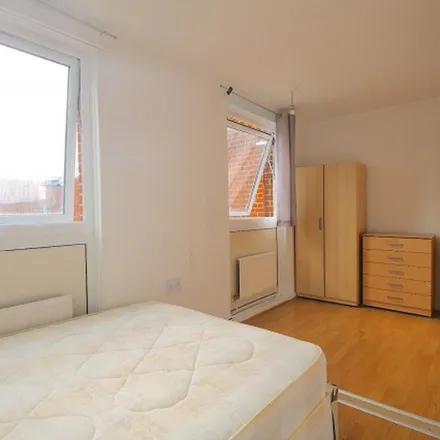 Rent this 3 bed apartment on Sturdy House in 3 Gernon Road, London