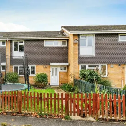Buy this 3 bed townhouse on 9 Bearslane Close in Calmore, SO40 2FF