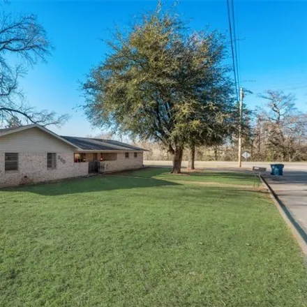 Image 2 - 834 Circle Drive, Winnsboro, TX 75494, USA - House for sale