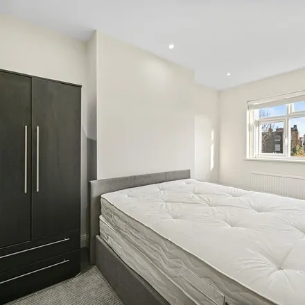 Image 5 - 99 Percy Road, London, W12 9QH, United Kingdom - Apartment for rent