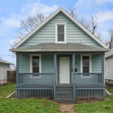 Buy this 4 bed house on 905 10th Street Southwest in Cedar Rapids, IA 52404