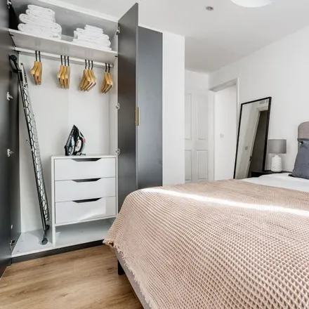 Rent this 2 bed apartment on London in E8 1LP, United Kingdom