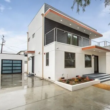 Buy this 1studio house on 17th Court in Santa Monica, CA 90404