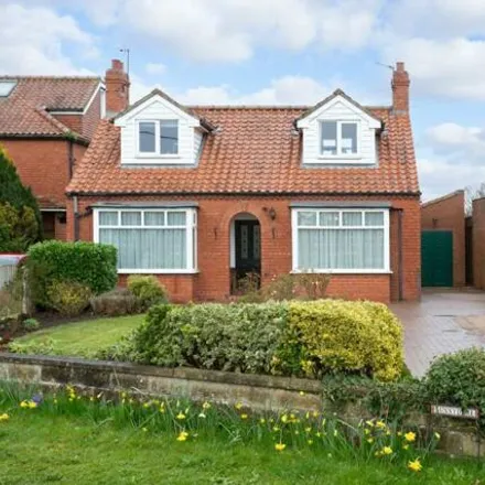 Buy this 4 bed house on Hull Road in Dunnington, YO19 5LP